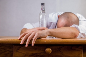 Minoxidil Oral e Ressaca Alcoólica: Há alguma conexão?
